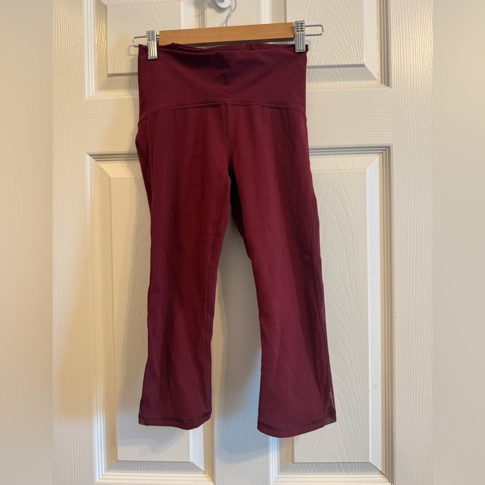 Lululemon size 4 capri leggings